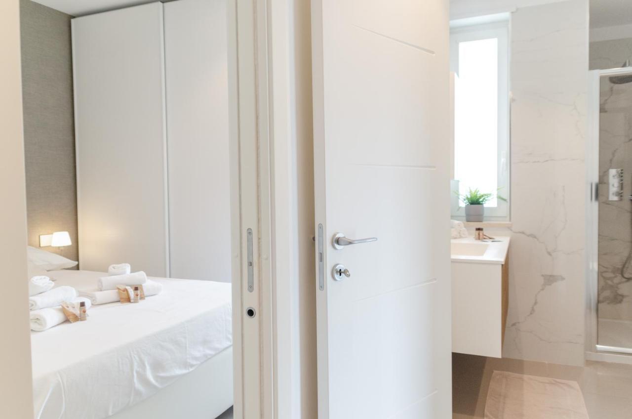 Apulialux Seaview Prestige Apt / Jacuzzi + Parking Apartment Polignano a Mare Exterior photo
